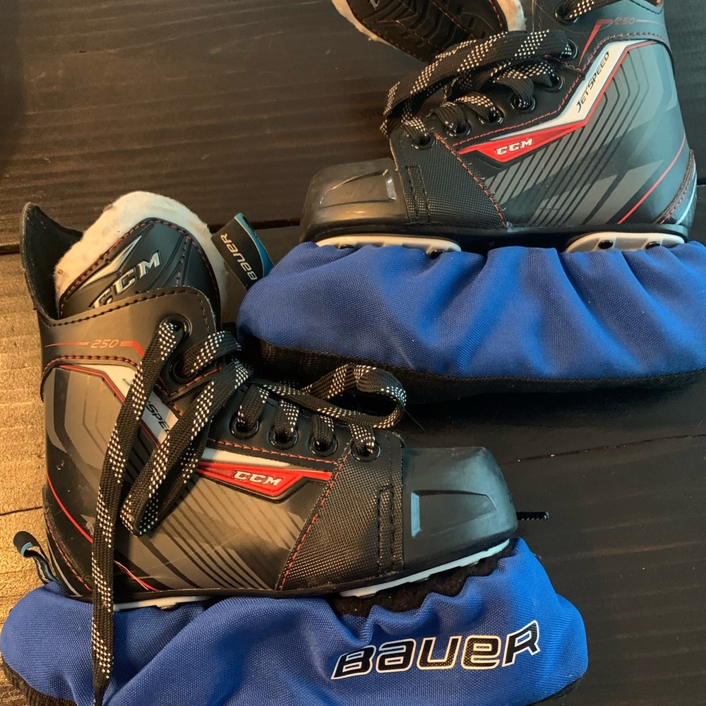 Kid’s CCM hockey skates size 11J